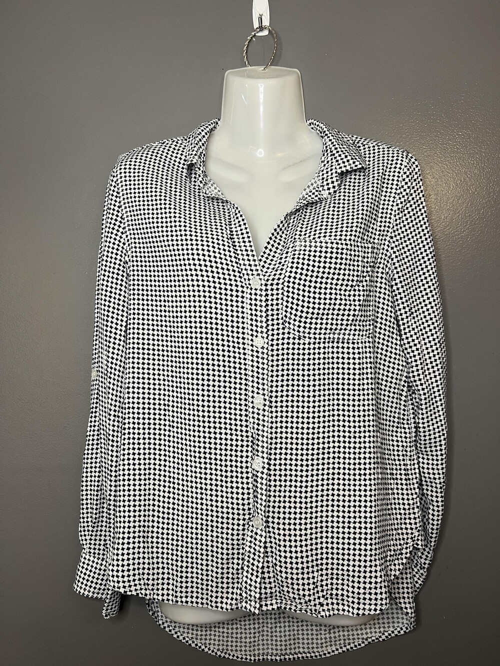 Velvet Heart Shirt Womens Small Black White Houndstooth Button Front Rayon
